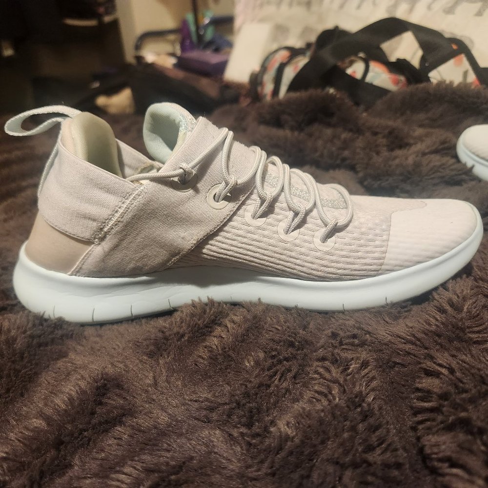 Nike Free RN Athletic Running Sneakers 880842-012